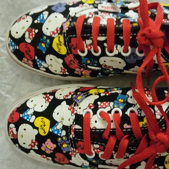 Vans Hello Kitty Limited Edition Candy Hearts Black Red Lace - Picture 3 of 12